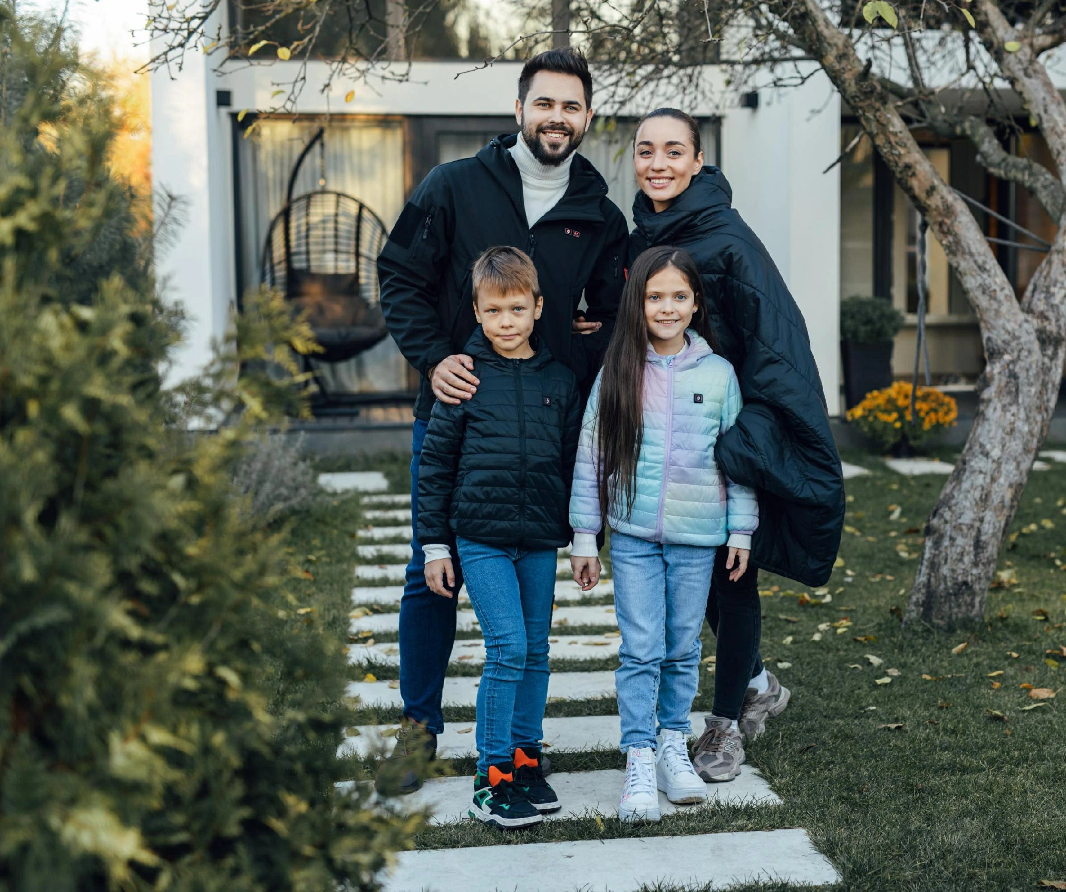 2024 Expanding Warmth - Cozy Blanket, Kids' Vest & Dual Control Hoodie for Family