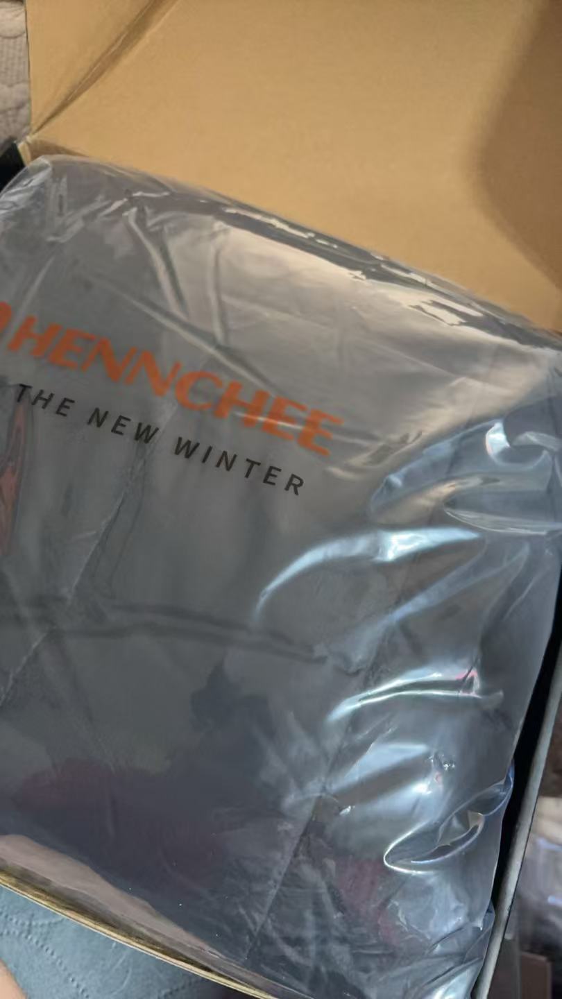 Hennchee heated hoodie packaging