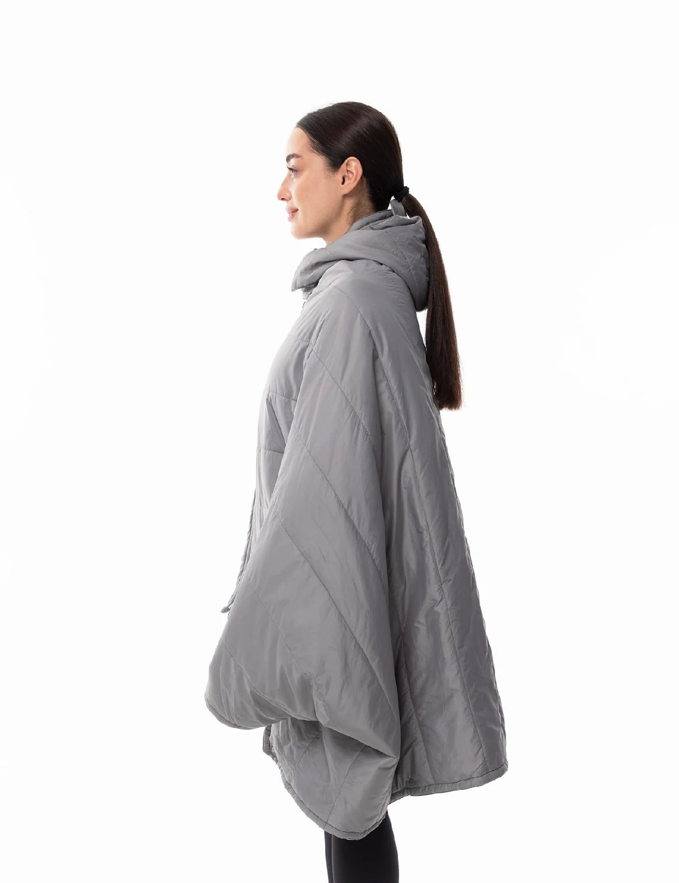 Hennchee women's grey 12V heated wearable blanket poncho side profile view