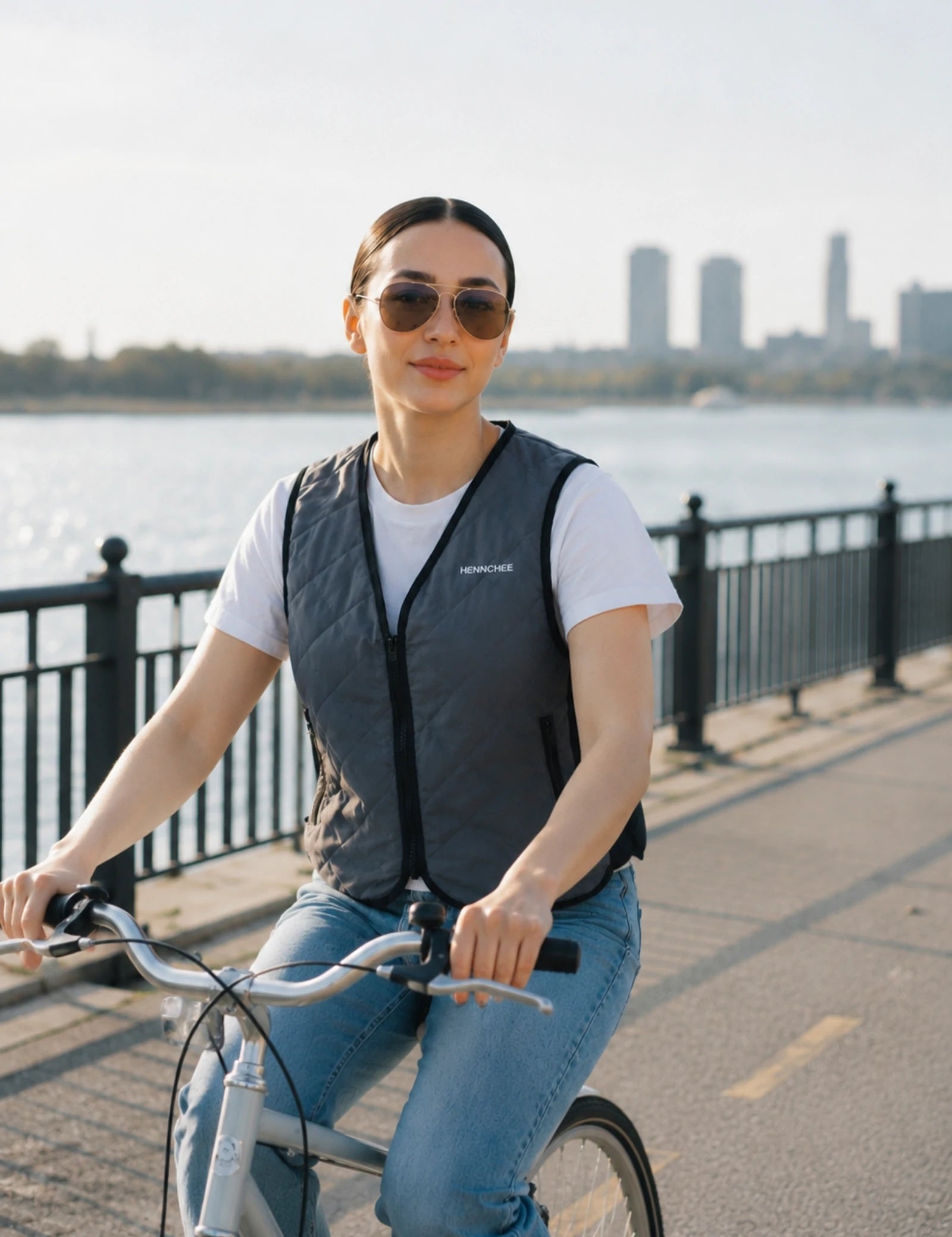 Unisex Cooling Vest with 12 Ice Packs - Grey