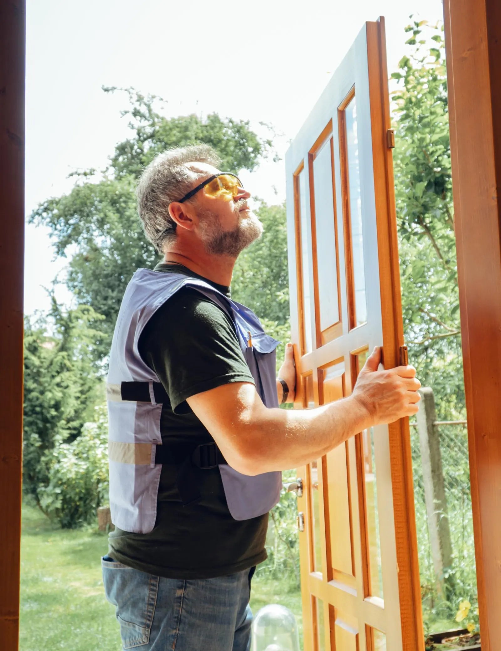 Reflective Cooling Vest with 12 Ice Packs - Blue