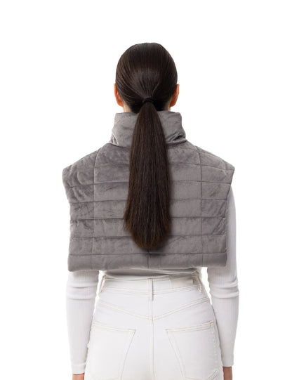 Hennchee weighted cordless heating pad grey back view showing full shoulder coverage