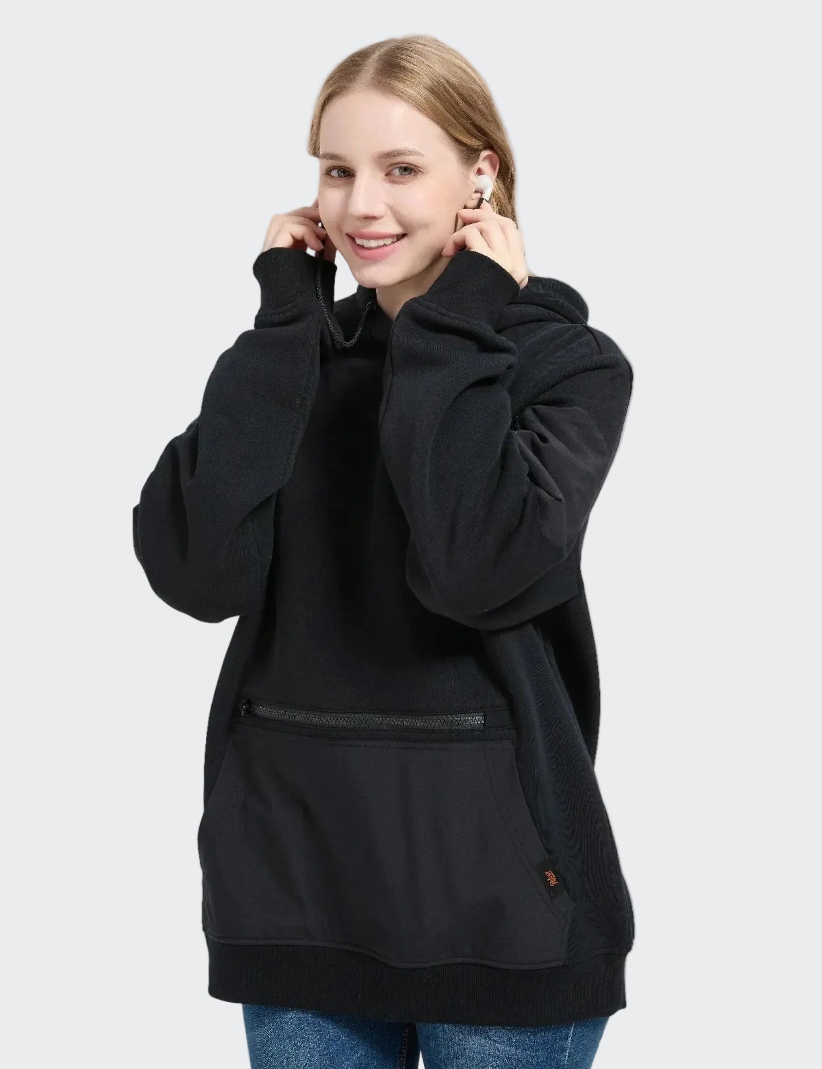 Multiple pockets for smarter travel featuring a hidden sleeve zipper pocket and kangaroo pocket on Relexit hoodie